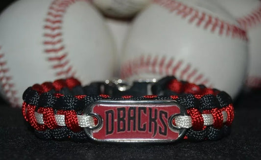 Arizona DIamondbacks Paracord Bracelet w/ MLB Dog Tag and Metal Buckle. AWESOME!