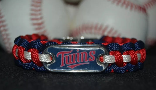 Minnesota Twins Paracord Bracelet w/ MLB Dog Tag and Metal Buckle. AWESOME!!!