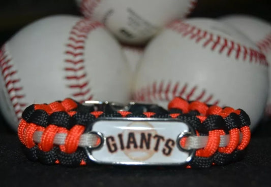 San Francisco Giants Paracord Bracelet w/ MLB Dog Tag and Metal Buckle. AWESOME!